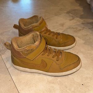 Nike high tops size 2.5